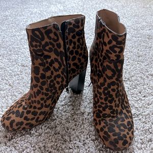 Banana Republic cheetah booties size 8